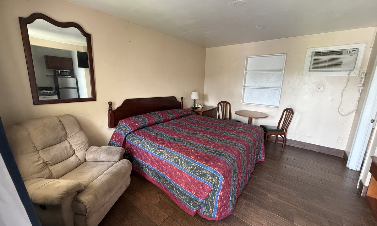 Kitchenette Room